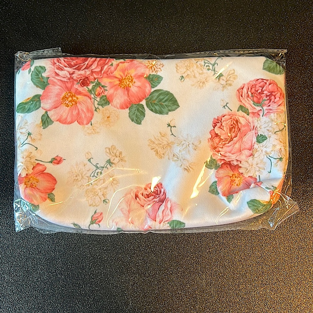 NWOT Makeup/cosmetic pouch.